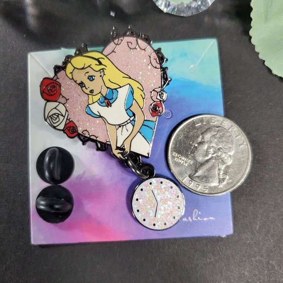 Alice Wonderland Lapel Pin Dangling Brooch Badge Accessories Jewelry Enamel Pin - Picture 4 of 4
